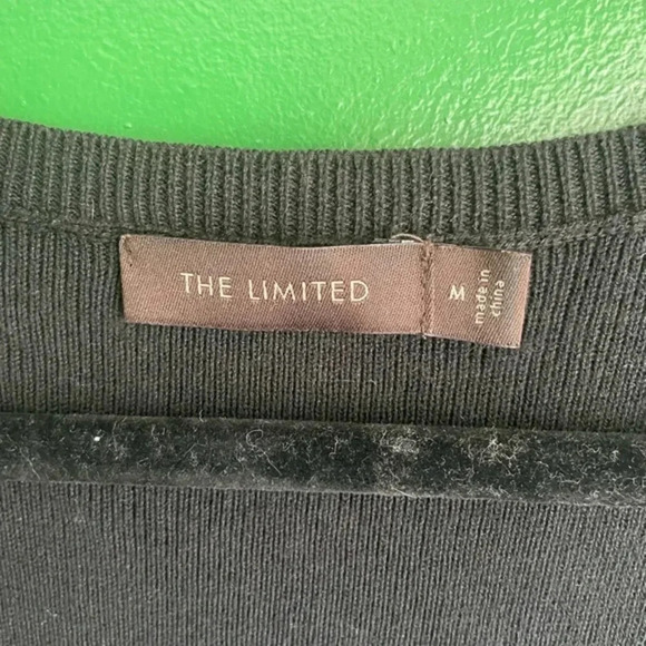 The‎ Limited Size Medium Sweater Tank Lightweight EUC! - Picture 3 of 4